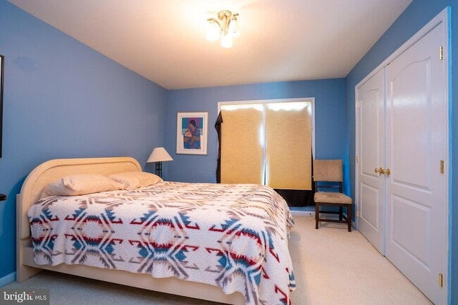 Building Photo - 19 Meadowlark Dr