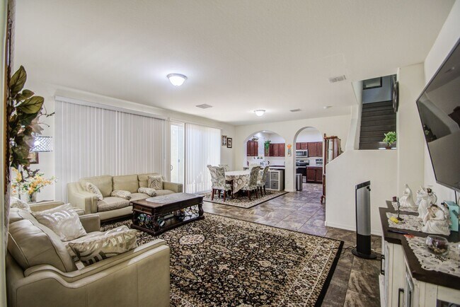 Building Photo - Cooley Station Stunning 3 bedroom!