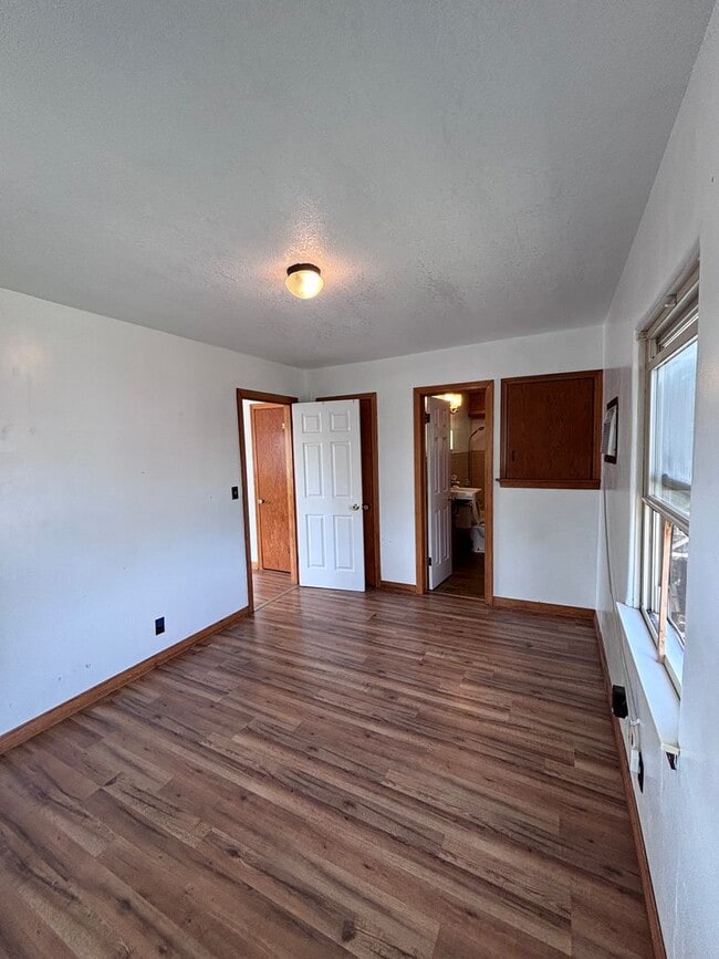Building Photo - Adorable 1 bedroom studio in El Reno!