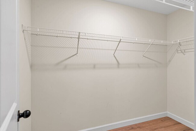 Building Photo - 303 Channel Run Ln