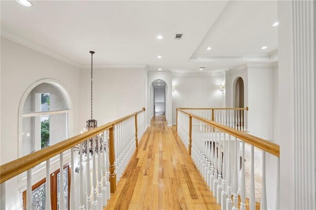 Building Photo - 2503 Regency Lake Dr