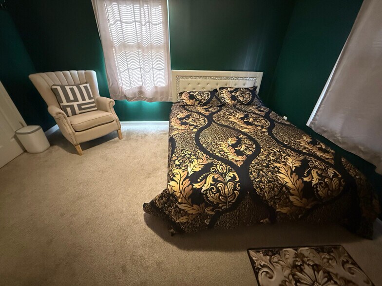 Primary Photo - 4557 S 2nd St