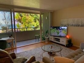 Bright 2/2 For Rent - Los Arboles Apartments