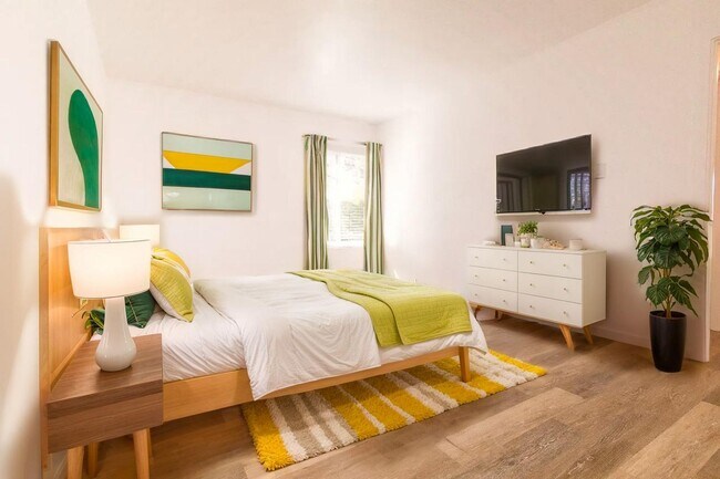Building Photo - Elegantly Upgraded 2 Bed/1 Bath Condo in UTC with Private Patio/Washer & Dryer!