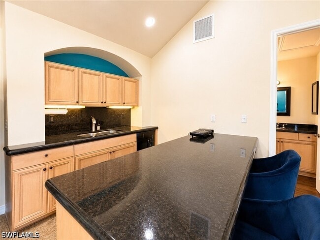 Building Photo - 10919 Parnu St