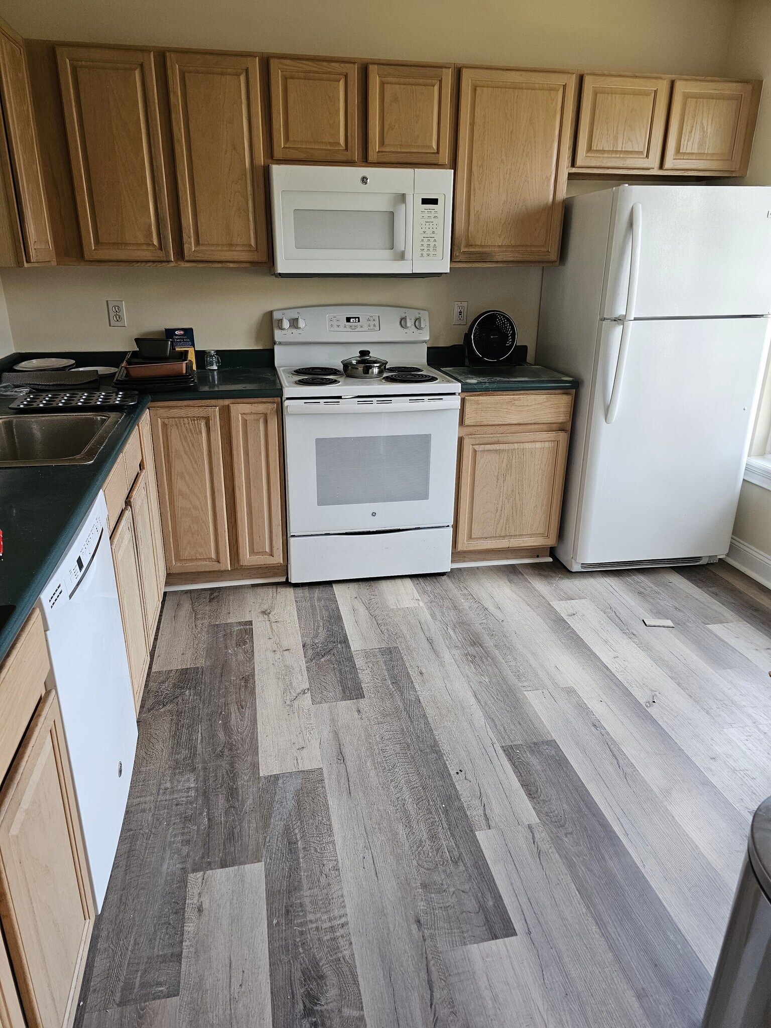 Building Photo - 17 Troy Ln