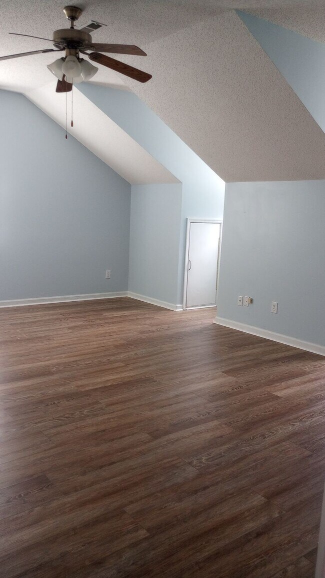 Building Photo - 107 Bebington Dr