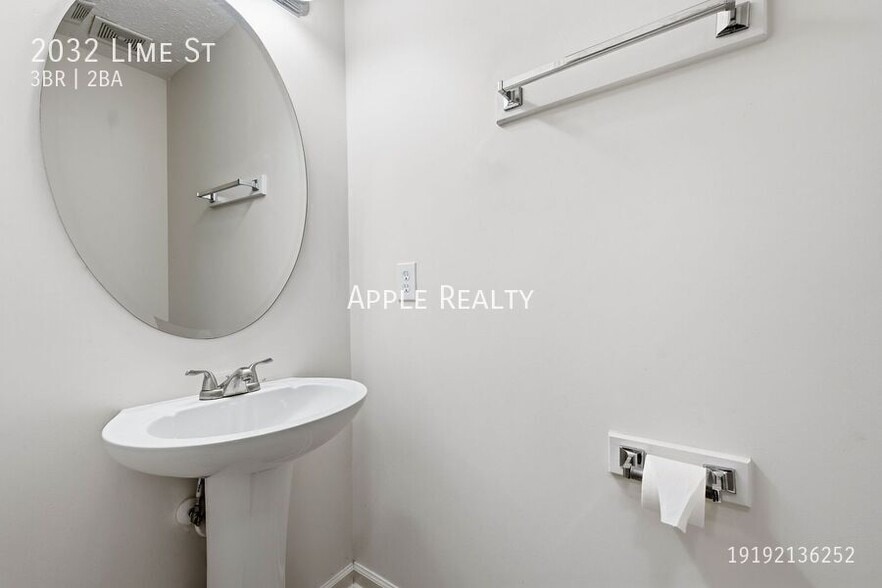 Building Photo - 2032 Lime St