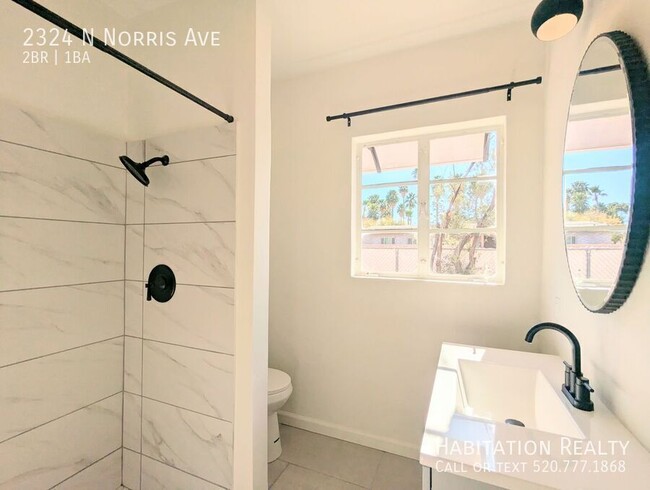 Building Photo - Remodeled 2Bed/1Bath with Designer Touches...