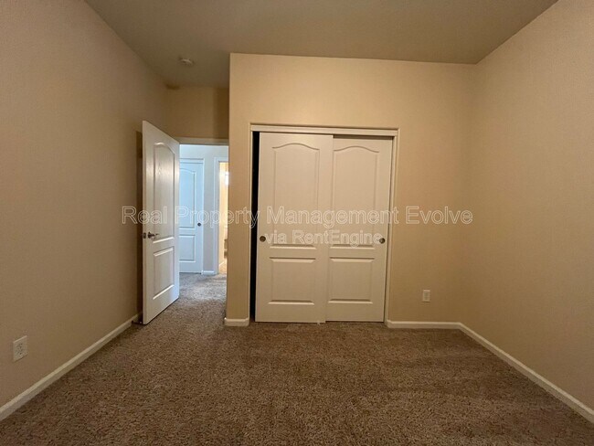 Building Photo - 3454 E Constitution Dr