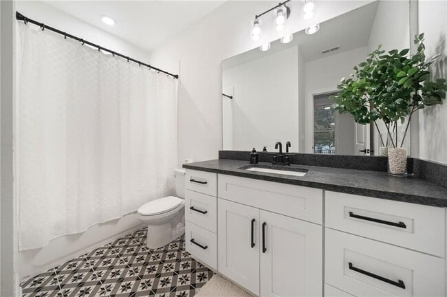 Building Photo - 104 Pearl St