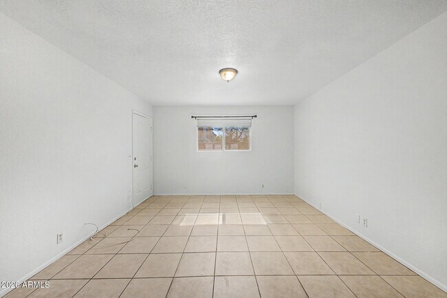 Building Photo - 2931 E Beck Ln