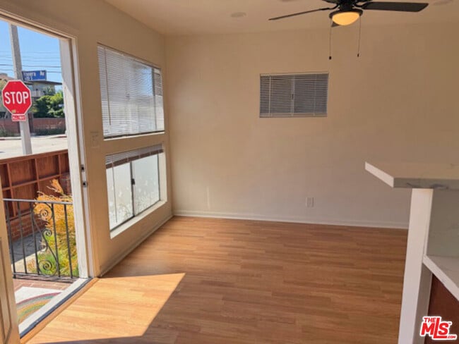 Building Photo - 407 Venice Blvd.