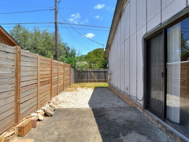 Building Photo - Berkett Drive