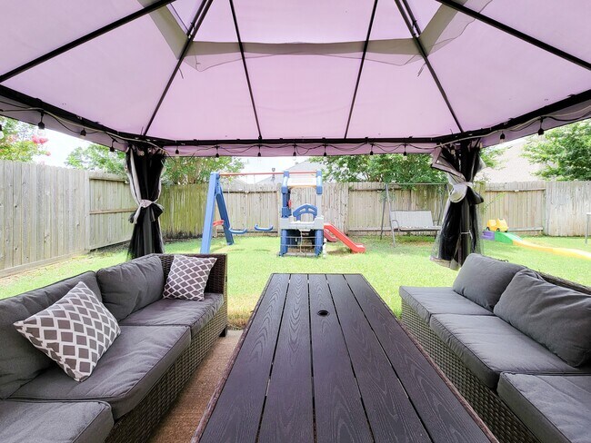 Building Photo - 17615 Forest Haven Trail