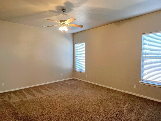 Building Photo - 9807 Viola Ave