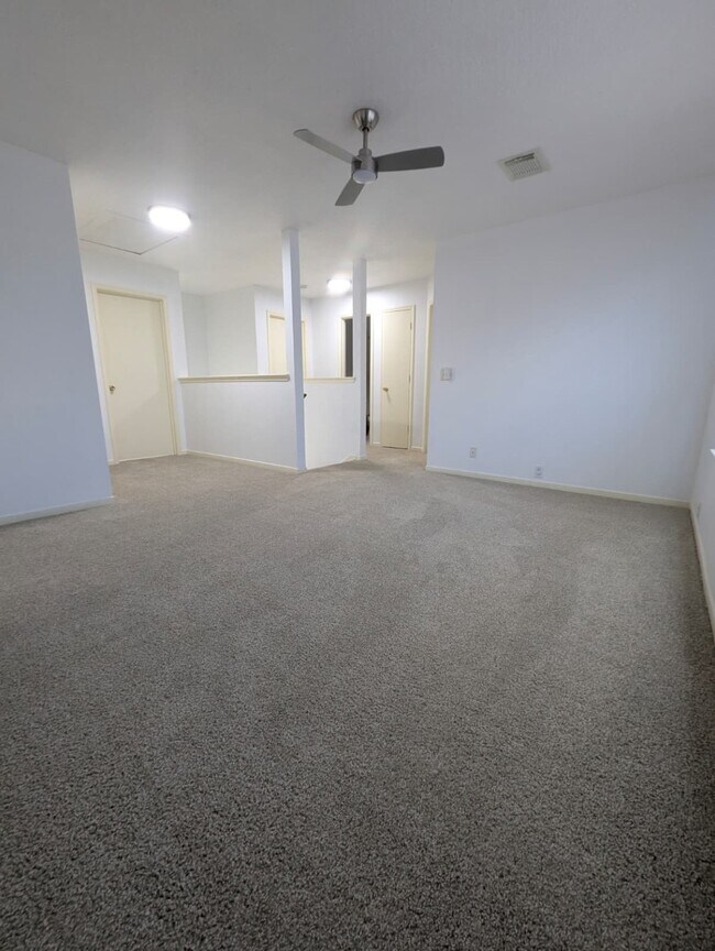 Building Photo - 13422 Sarento Village