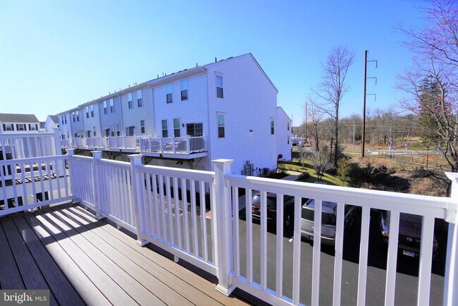 Building Photo - 13 Jessop Ln
