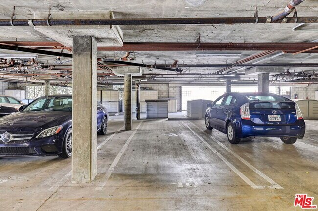 Building Photo - 3561 Clarington Ave