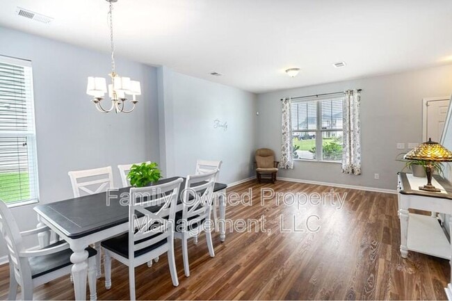 Building Photo - 159 Meadow Wood Rd