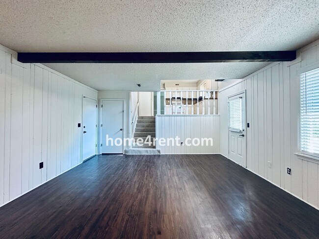 Building Photo - A Beautiful Olathe Home in a Quiet Neighbo...