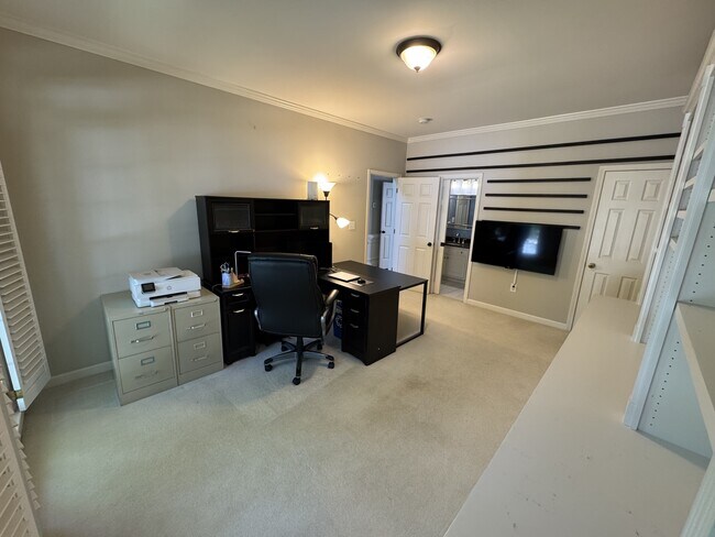 Building Photo - 365 Fairleaf Ct