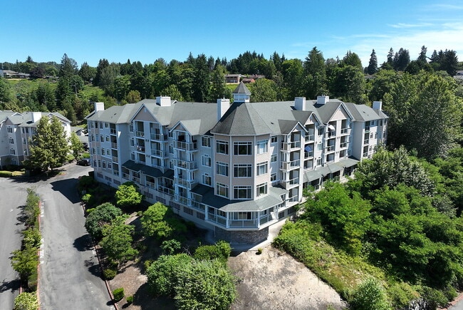 Building Photo - Pinnacle on Lake Washington