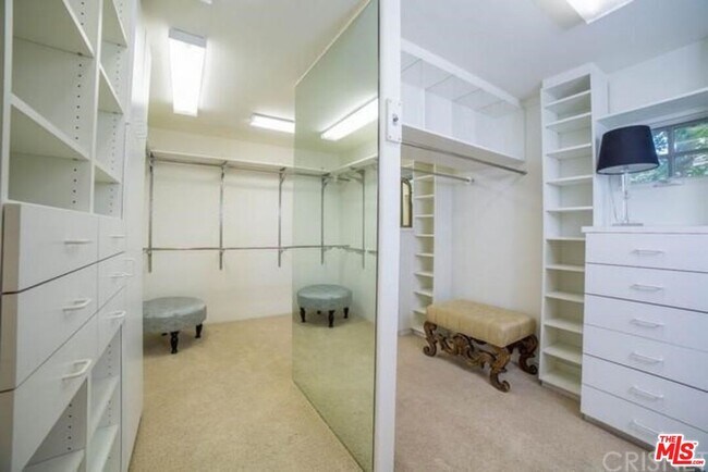 Building Photo - 4949 Palomar Dr