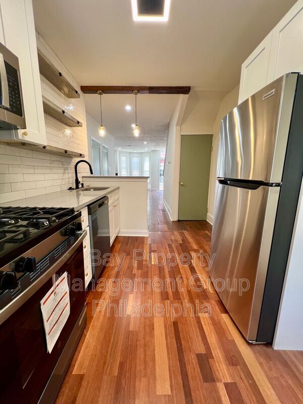 Building Photo - 43 E Collom St