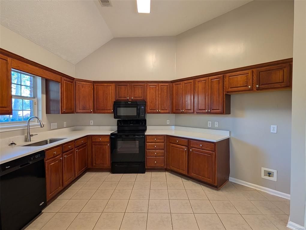 Building Photo - 45 Honeysuckle Ct