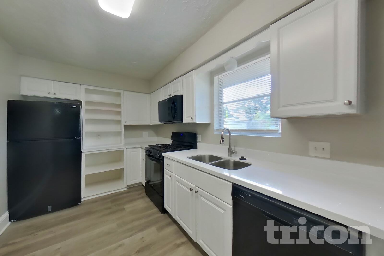 Building Photo - 4427 Oakside Dr