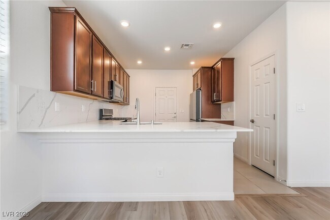 Building Photo - 4546 Swimming Minnow Ave