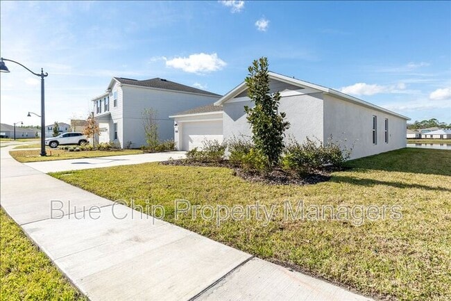 Building Photo - 2295 Green Valley St