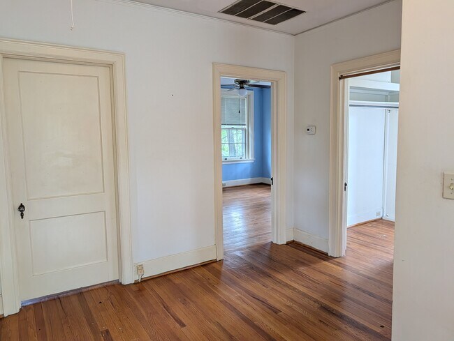 Building Photo - 1007 Wildwood Ave