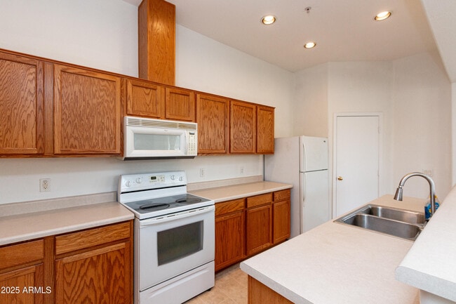 Building Photo - 1225 N 36th St