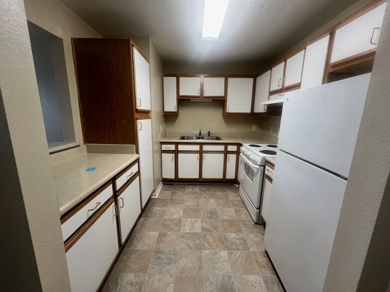 Building Photo - 3503 Camino Real