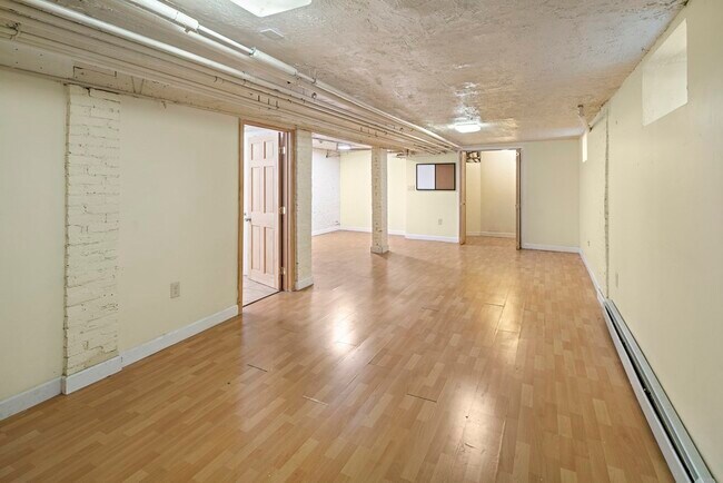 Building Photo - 64 Pleasant St