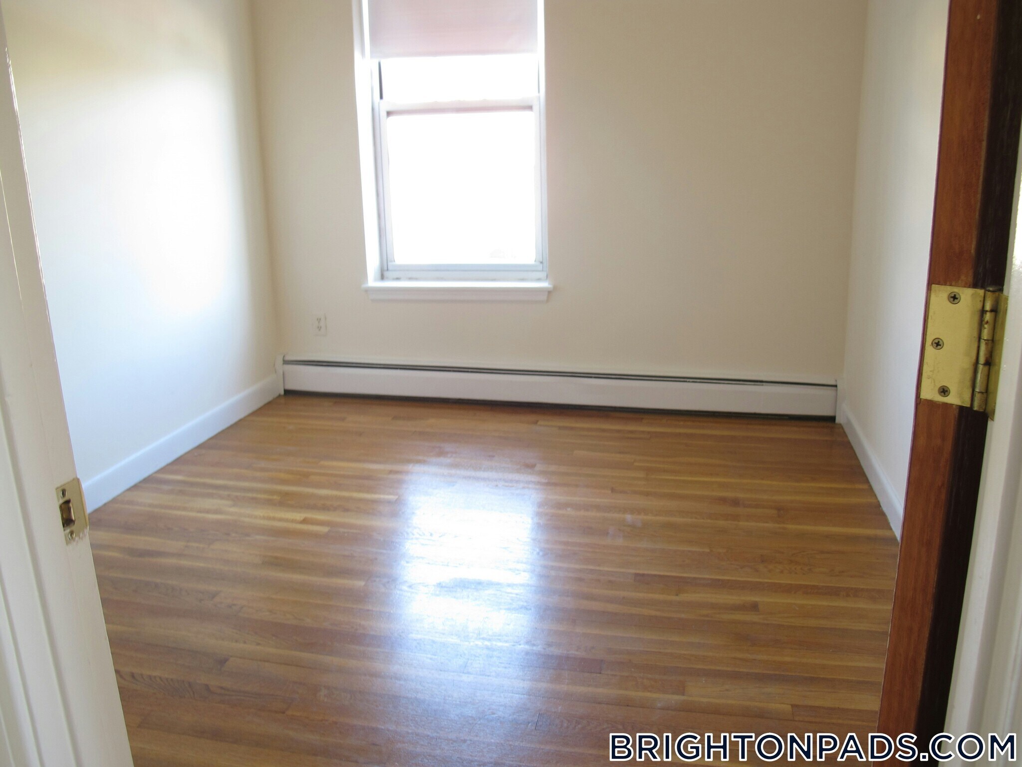 Building Photo - 160 N Beacon St