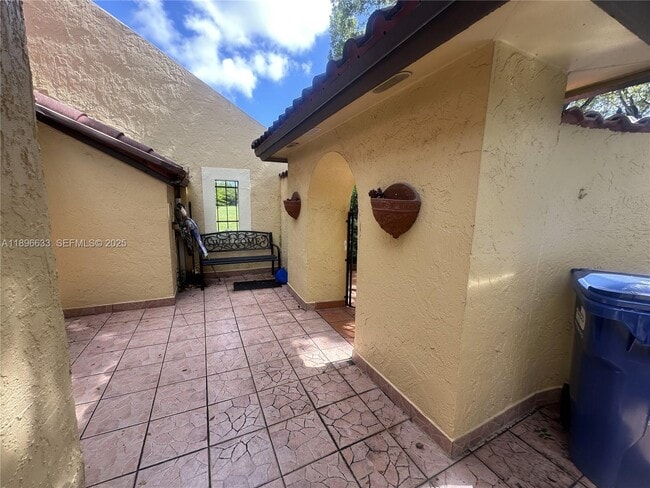 Building Photo - 3730 Alcantara Ave