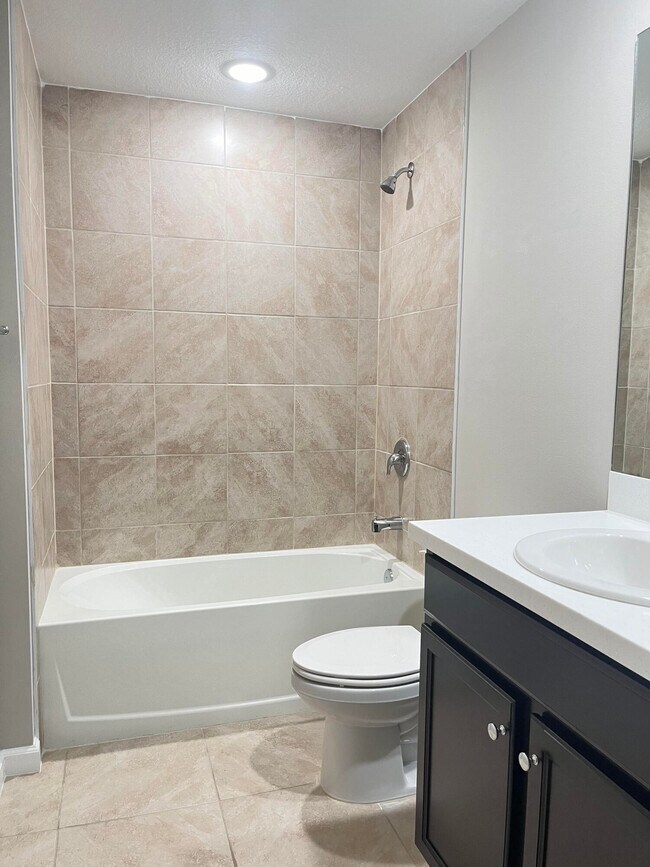 Building Photo - 1133 SW Ingrassina Ave