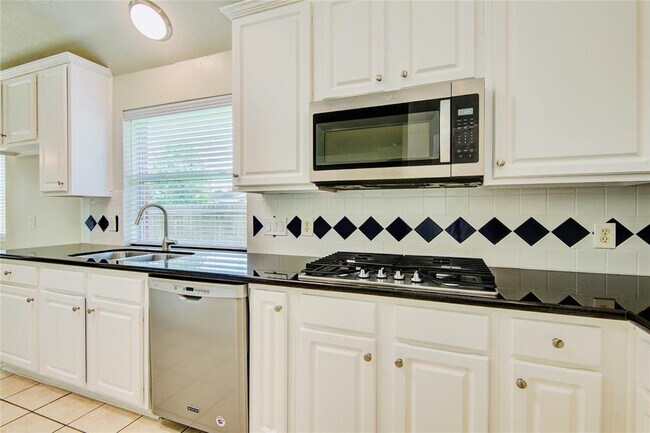 Building Photo - 802 Childers Ct