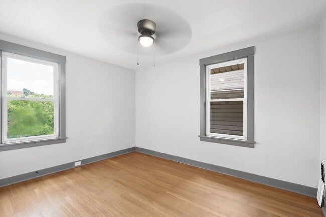 Building Photo - Stunning 3 bedroom home in Pittsburgh avai...
