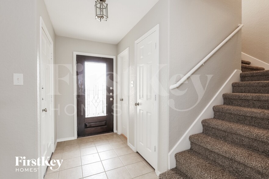 Building Photo - 3003 Candleside Dr