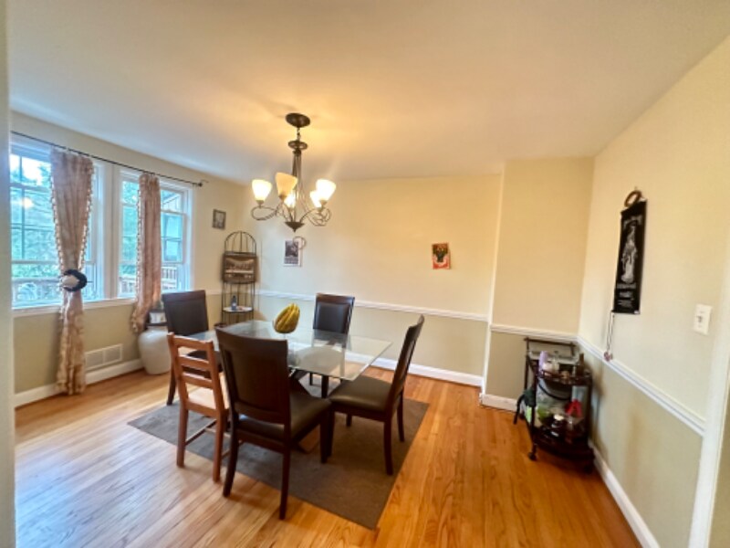 Building Photo - 309 Stratford Rd