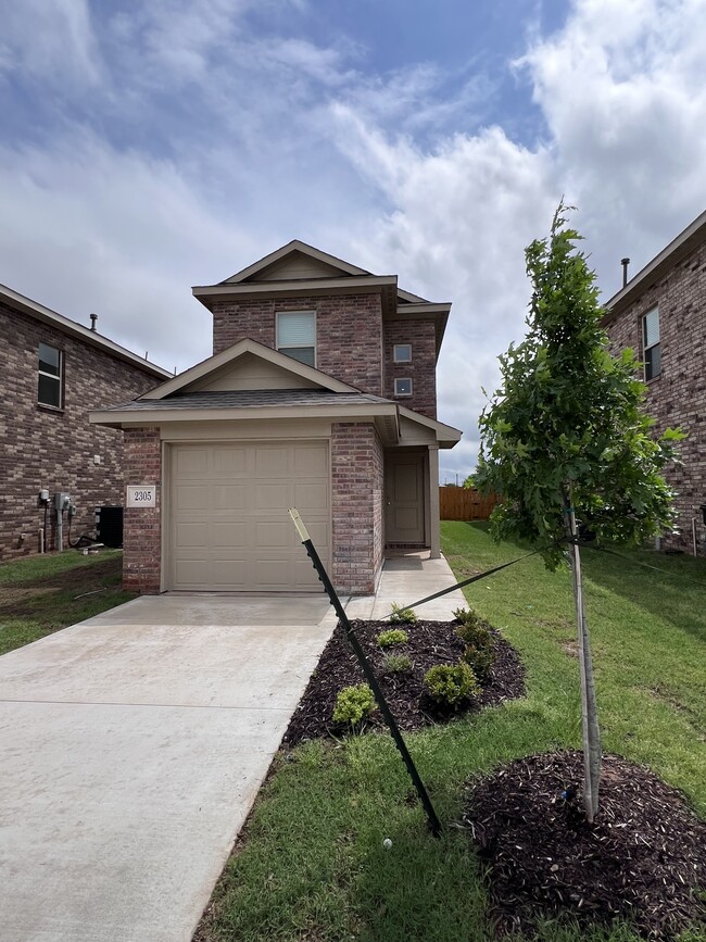 Primary Photo - 2305 Wolford Ct
