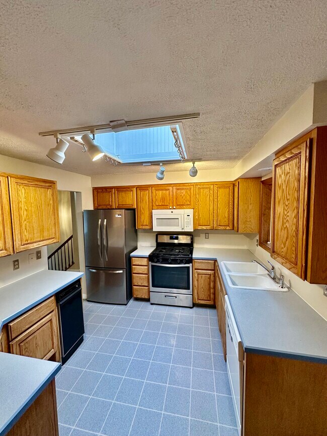 Building Photo - 2816 W Dell Dr