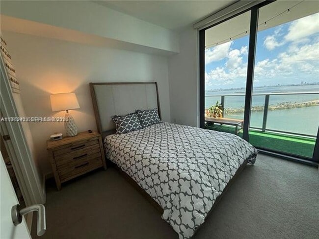 Building Photo - 501 NE 31st St