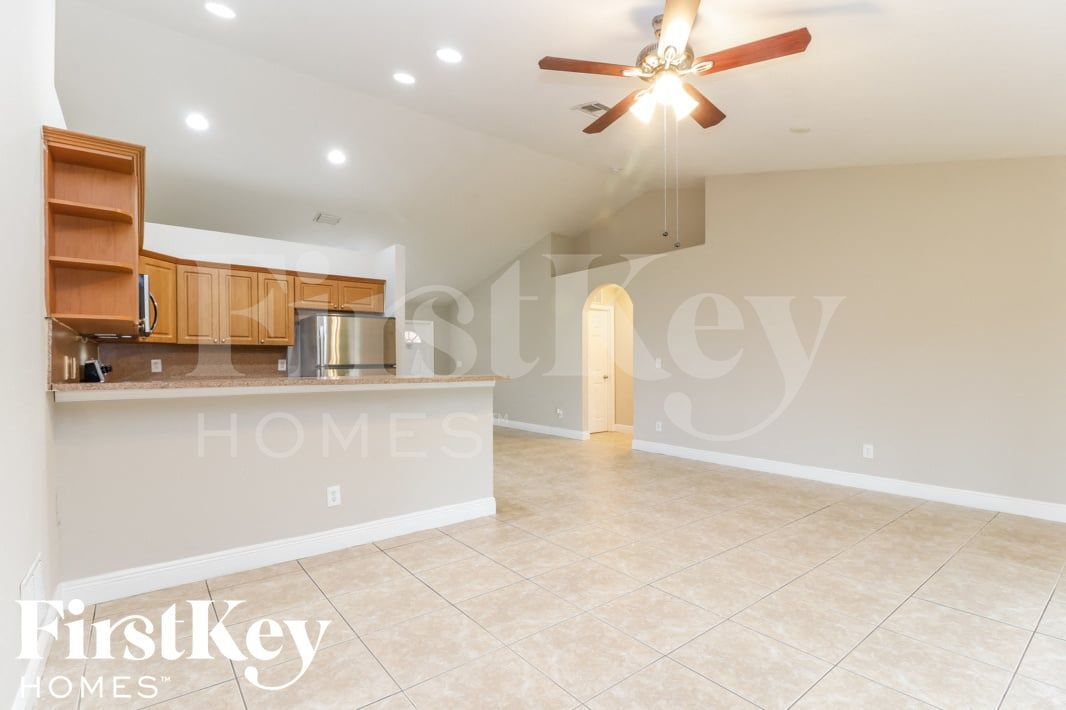 Building Photo - 4213 12th St SW