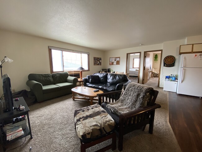 Large living space! - 1414 Pine - Adler