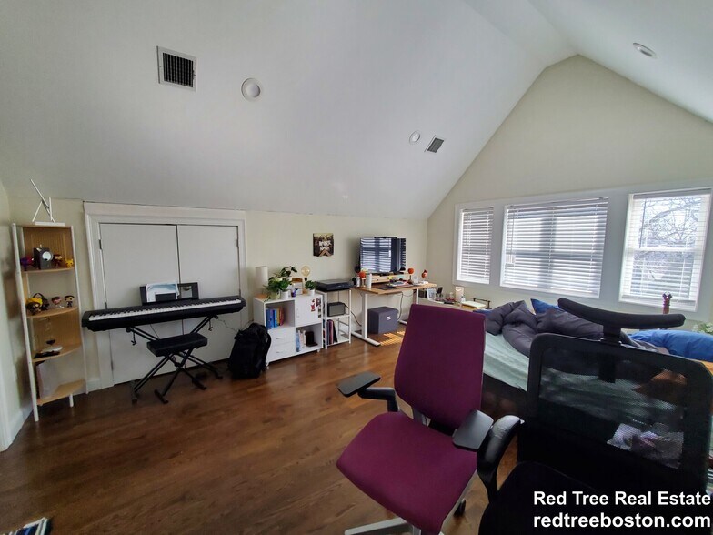 Building Photo - 77 Rock Glen Rd